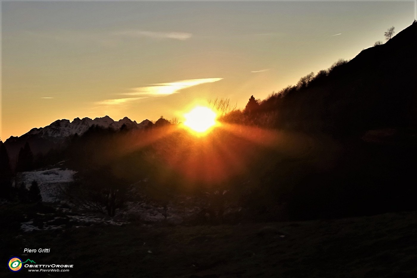 92 Alla Baita di Foppa Lung...Il sole tramonta in Resegone.JPG